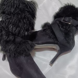 Pierre Dumas Black Faux Fur and Suede Boots Size 8 1/2